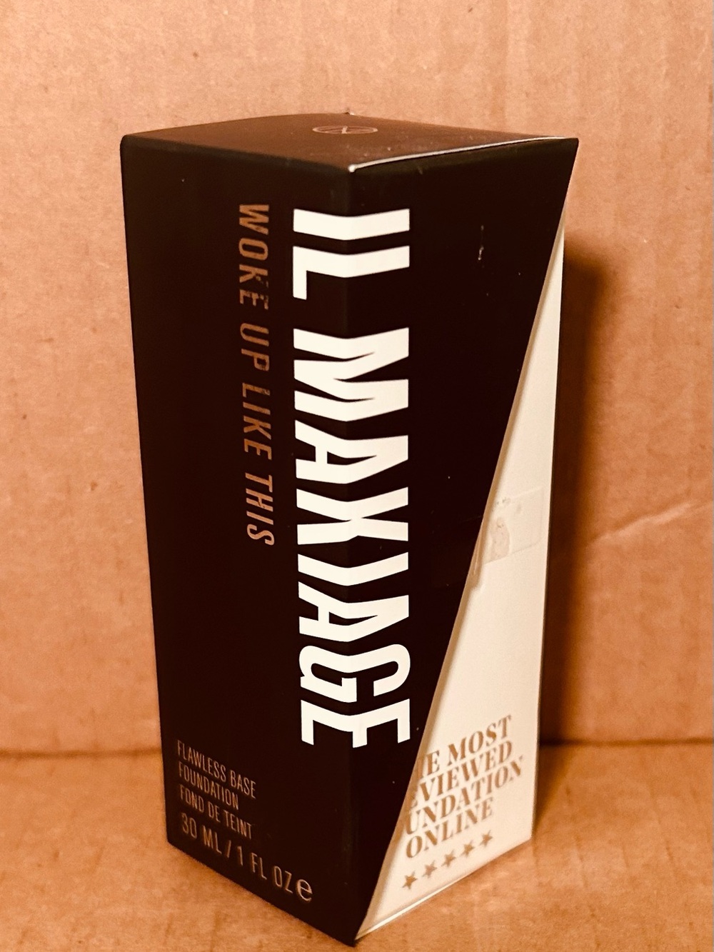 IL MAKIAGE Flawless Base Foundation 060 - Black Packaging